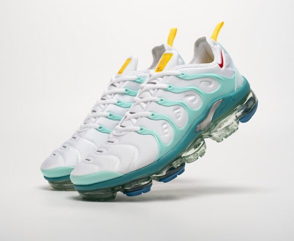 Nike Air VaporMax Plus белые